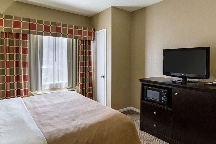 Room 42 of 58