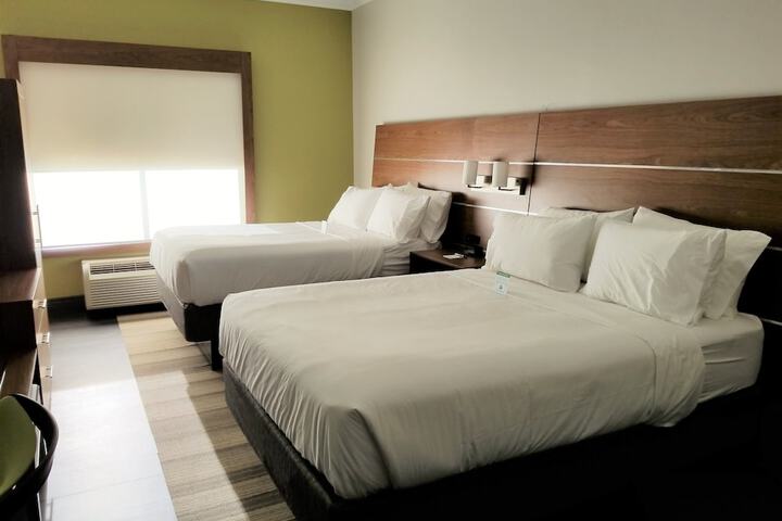 Room 9 of 30