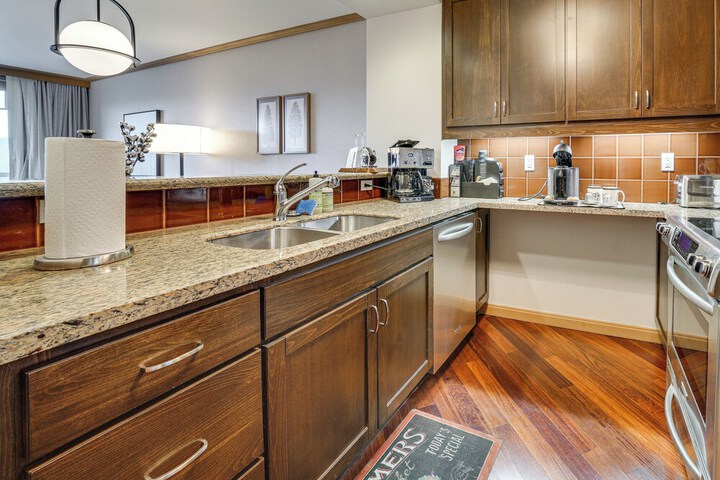 Mountain Views & Pool Access: Cle Elum Condo!