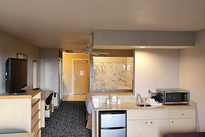Room 17 of 35