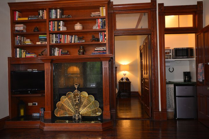 Room 9 of 34