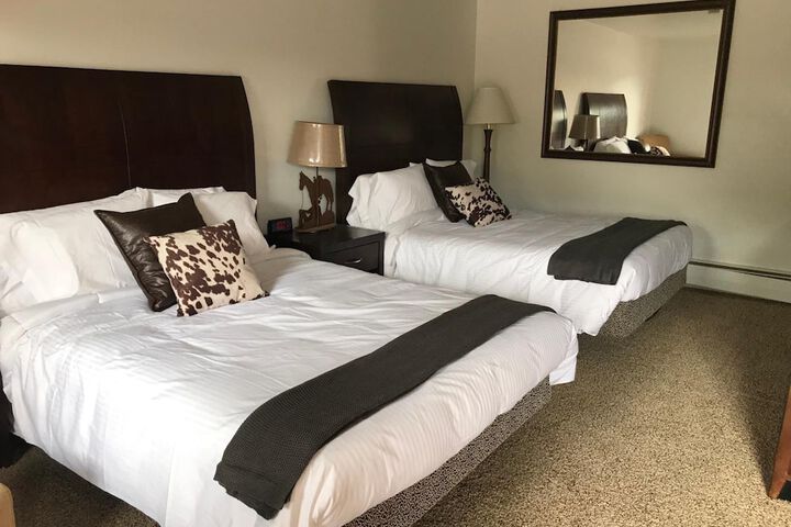 Room 11 of 25