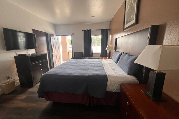Room 10 of 22