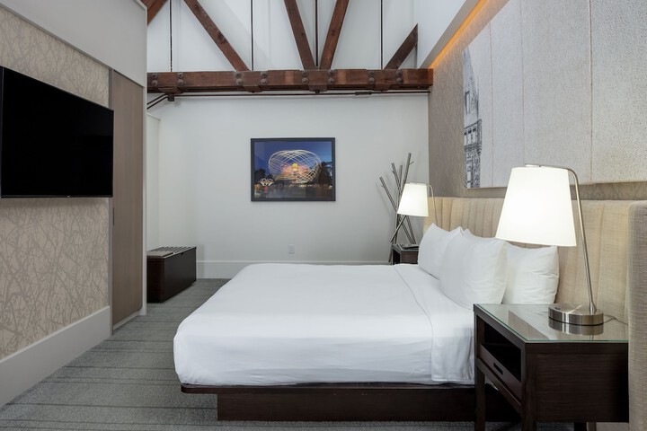 Room 19 of 32