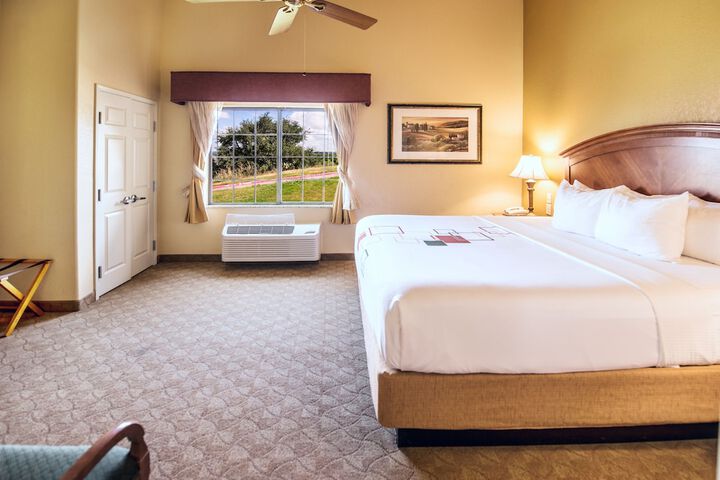 La Quinta Inn & Suites by Wyndham Marble Falls