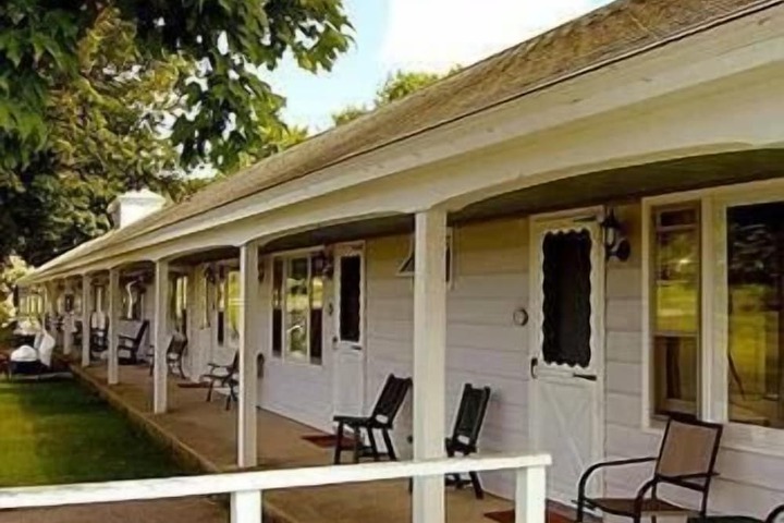 West Road Motel
