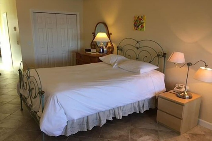 Room 12 of 37