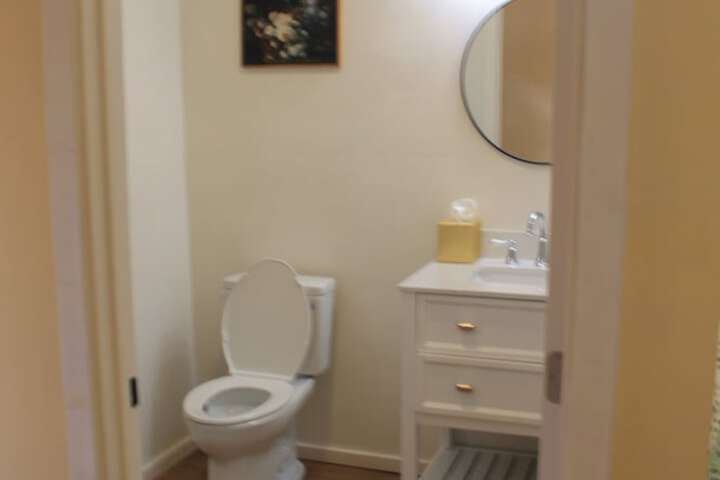 Room 33 of 72
