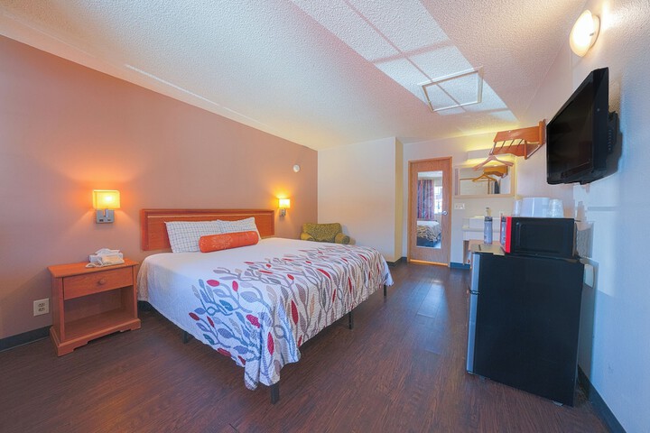 Room 40 of 60