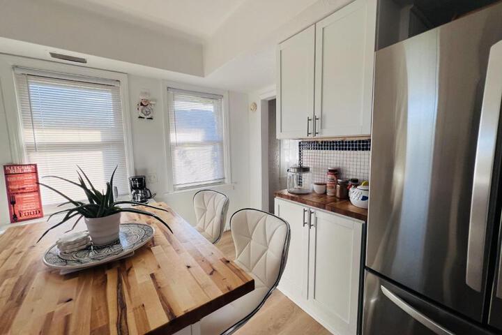Charming 3 Bedroom Cottage Apartment in a Tudor-Style Home