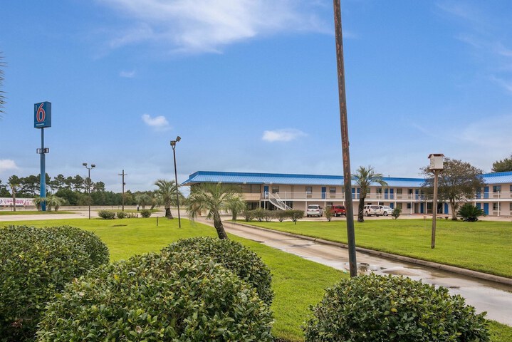 Motel 6 Winnie TX