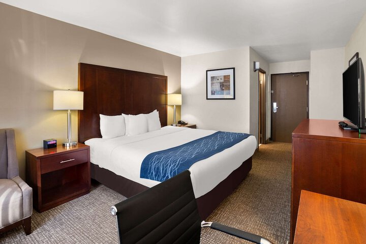 Room 8 of 35