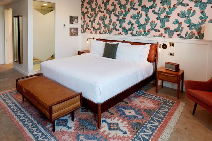 Room 34 of 48