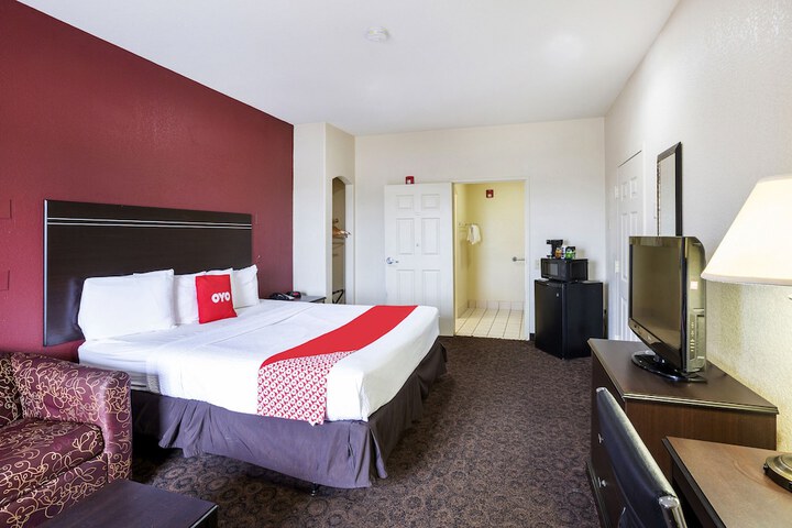 Room 25 of 28