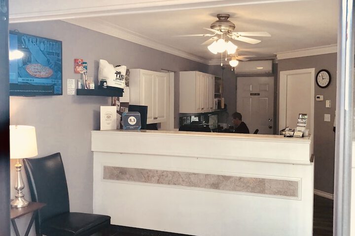 Tiki Shores Inn & Suites