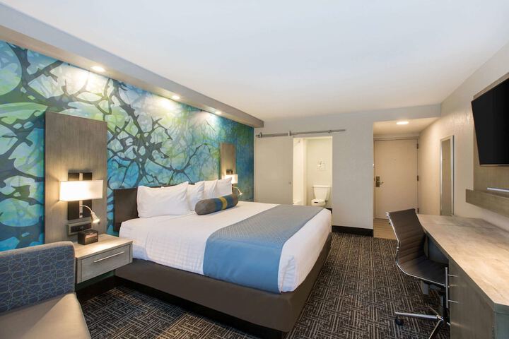 Room 14 of 22