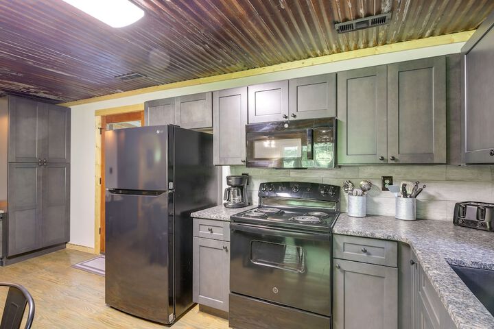 Huntsville Vacation Rental w / Hiking & ATV Trails!