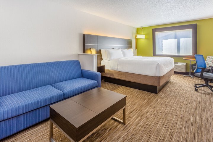 Room 9 of 20
