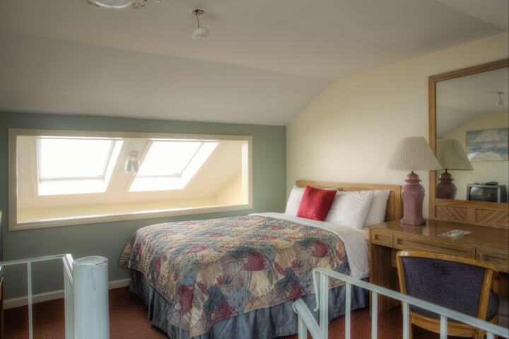 The Corsair & Cross Rip Oceanfront Resort