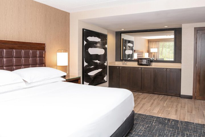 Room 42 of 77