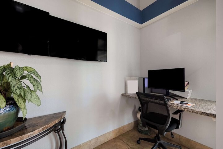 Business Center 45 of 45
