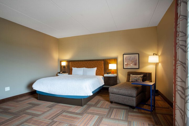 Room 18 of 28