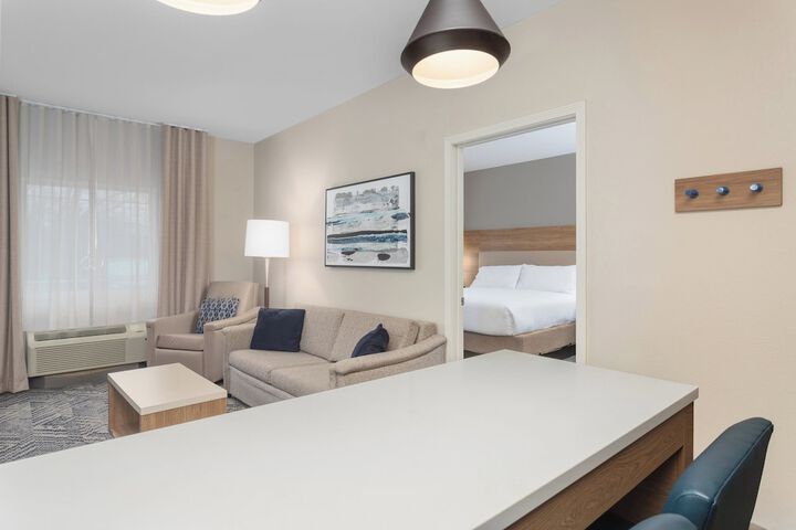 Room 32 of 67