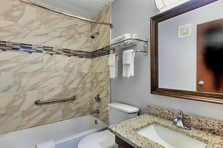 Room 10 of 26