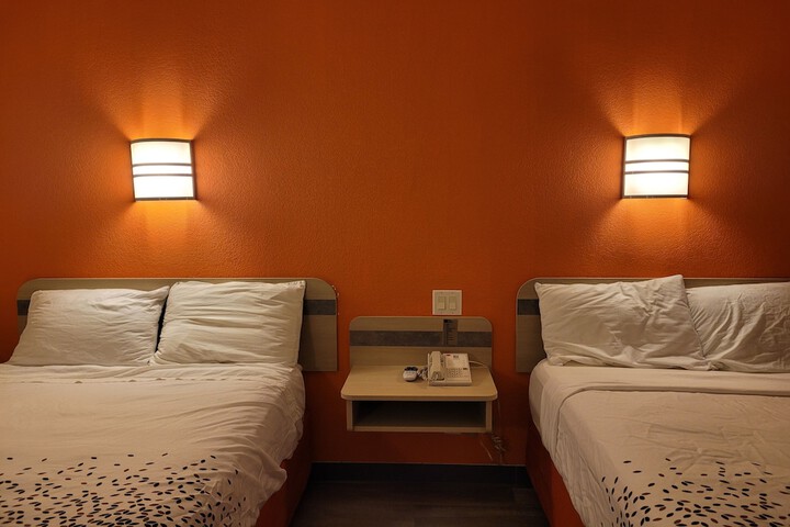 Modern Stay 39 Lakeview by OYO Minonk Garden
