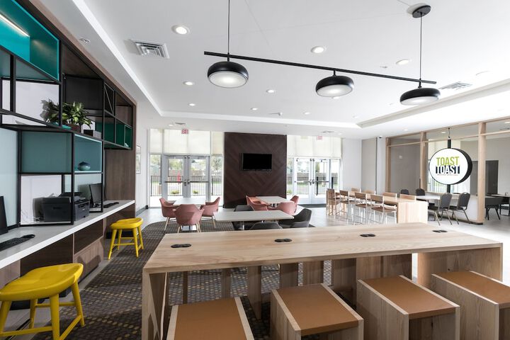 Holiday Inn Hotels and Suites Mount Pleasant by IHG