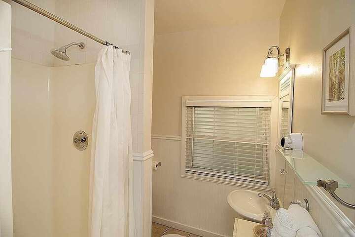 Room 15 of 171