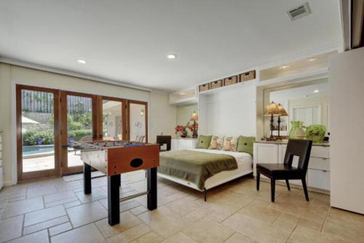 Challenger Holiday Home