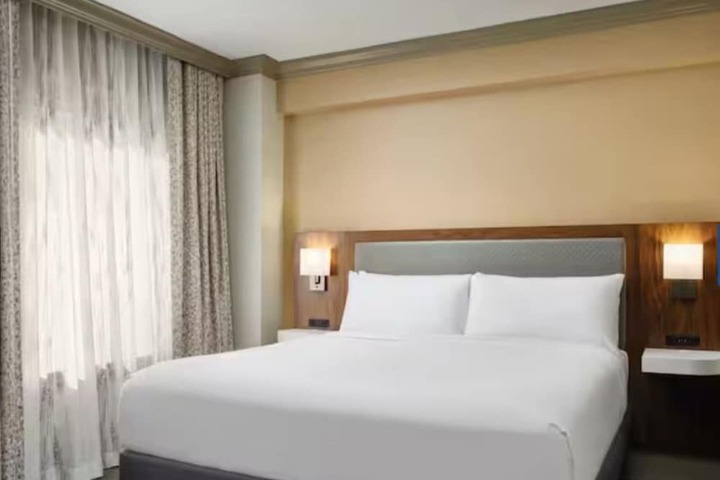 Room 21 of 74