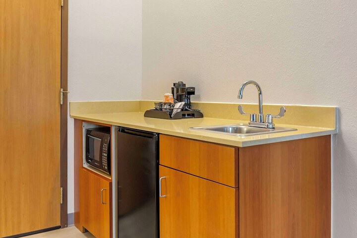 Comfort Inn & Suites Rapid City near Mt. Rushmore