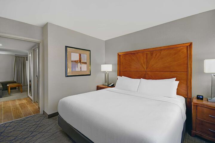 Embassy Suites by Hilton Detroit Livonia Novi