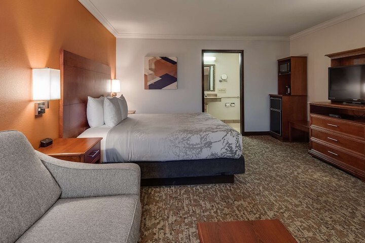Room 9 of 25