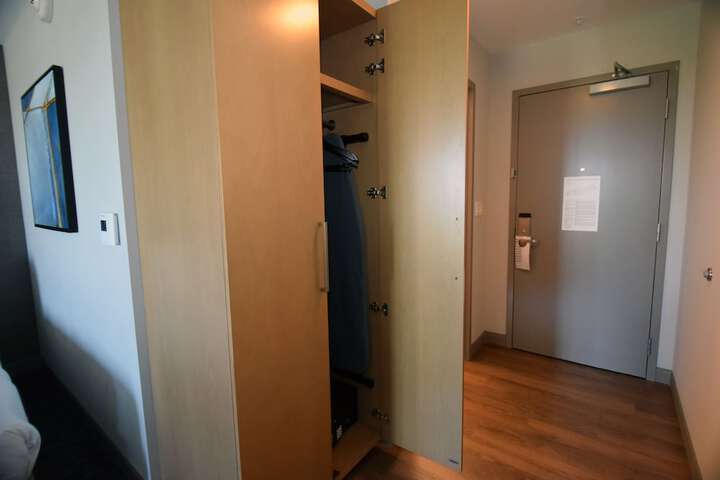 Room 9 of 77