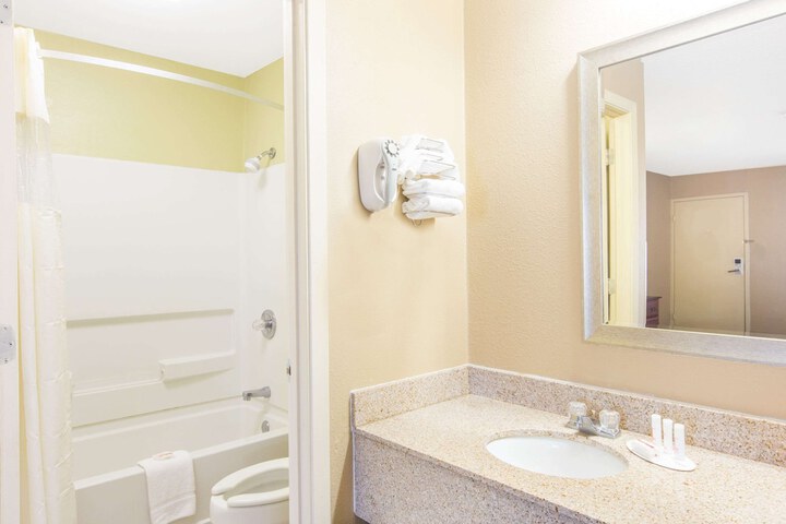 Room 12 of 15