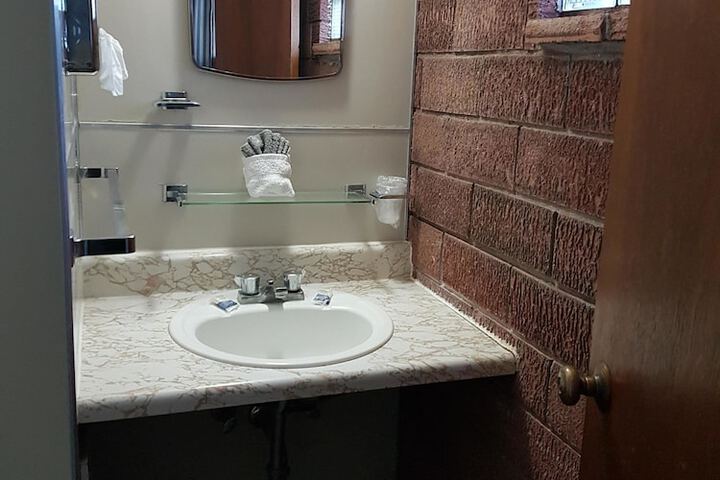 Room 15 of 27