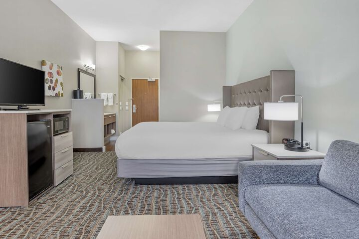 Best Western Plus Peppertree Inn at Omak