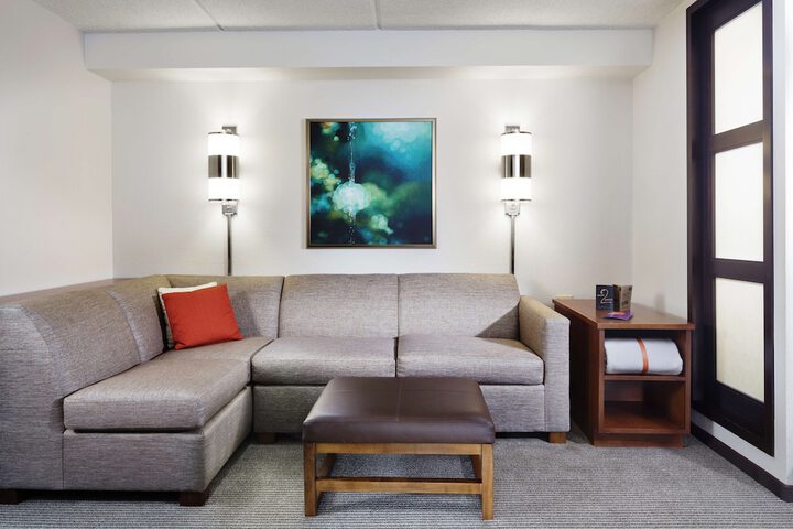 Room 11 of 32