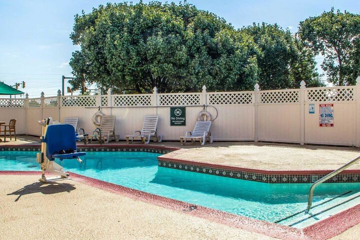 Pool 14 of 65