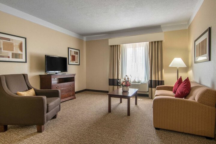 Comfort Suites Linn County