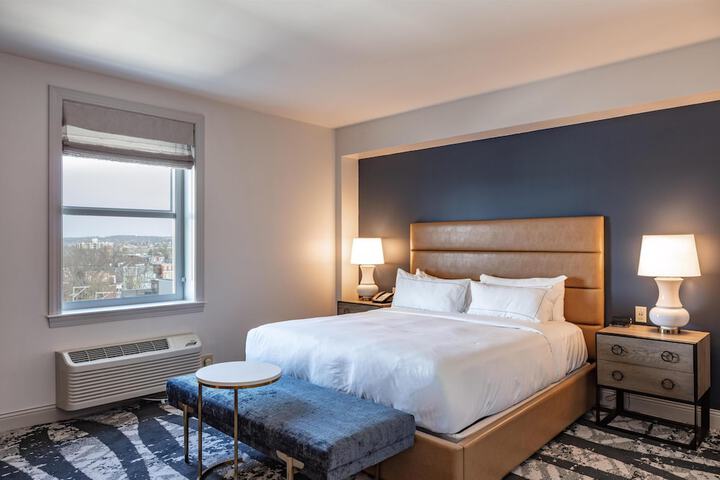 The Yorktowne Hotel Tapestry Collection by Hilton