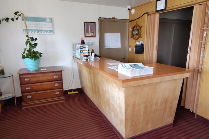 Four Winds Motel