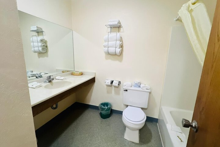 Villa Inn Motel Near Hwy 12 WI Capital O