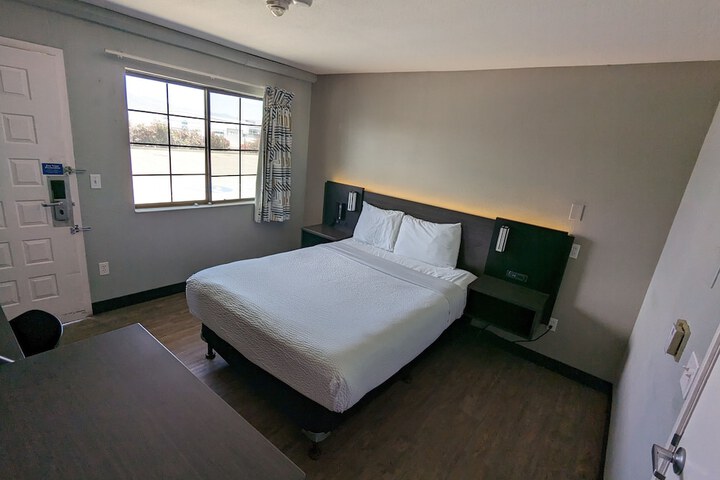 Room 22 of 64