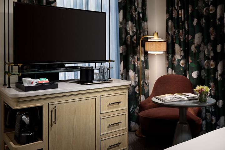 The Candler Hotel Atlanta Curio Collection by Hilton