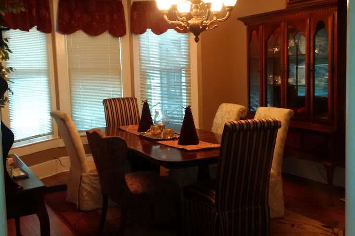 Dining 21 of 24