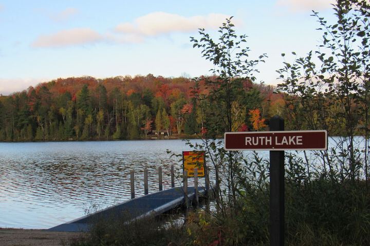Three Lakes Motel